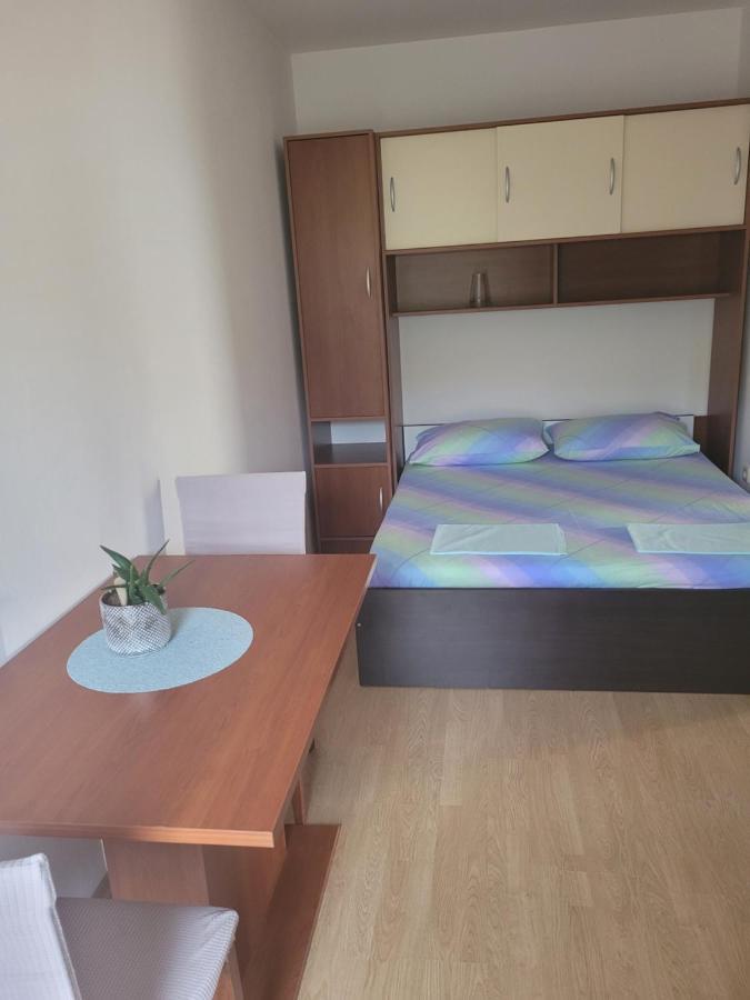 Apartmani Tonci Pag Pag Town Bagian luar foto