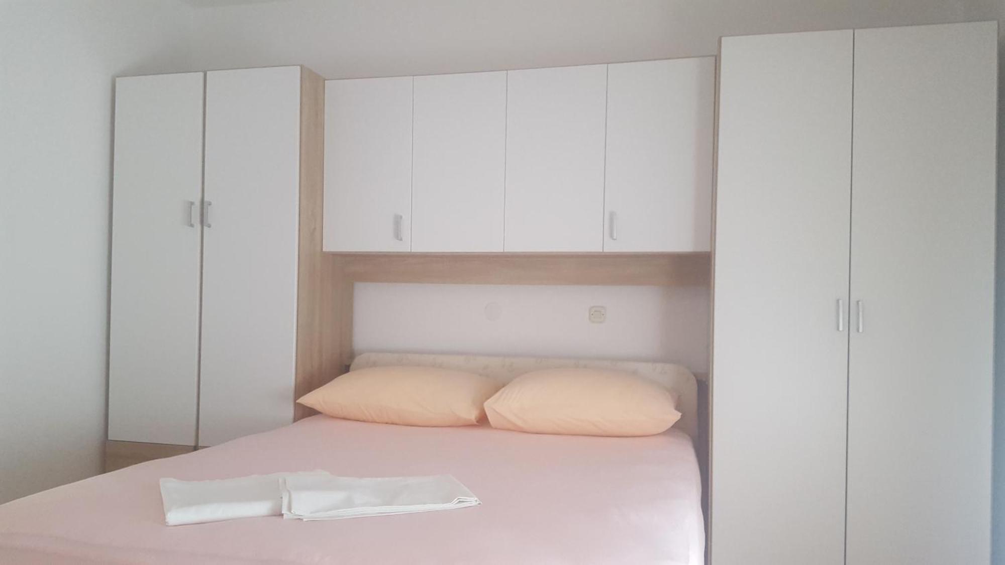 Apartmani Tonci Pag Pag Town Bagian luar foto